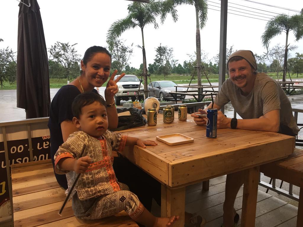 Innkhun House Urt Suratthani Airport Сурат Тхани Екстериор снимка