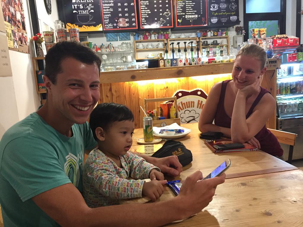 Innkhun House Urt Suratthani Airport Сурат Тхани Екстериор снимка