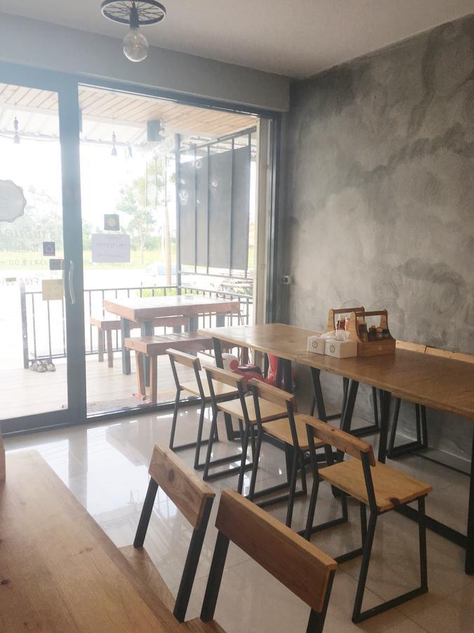 Innkhun House Urt Suratthani Airport Сурат Тхани Екстериор снимка