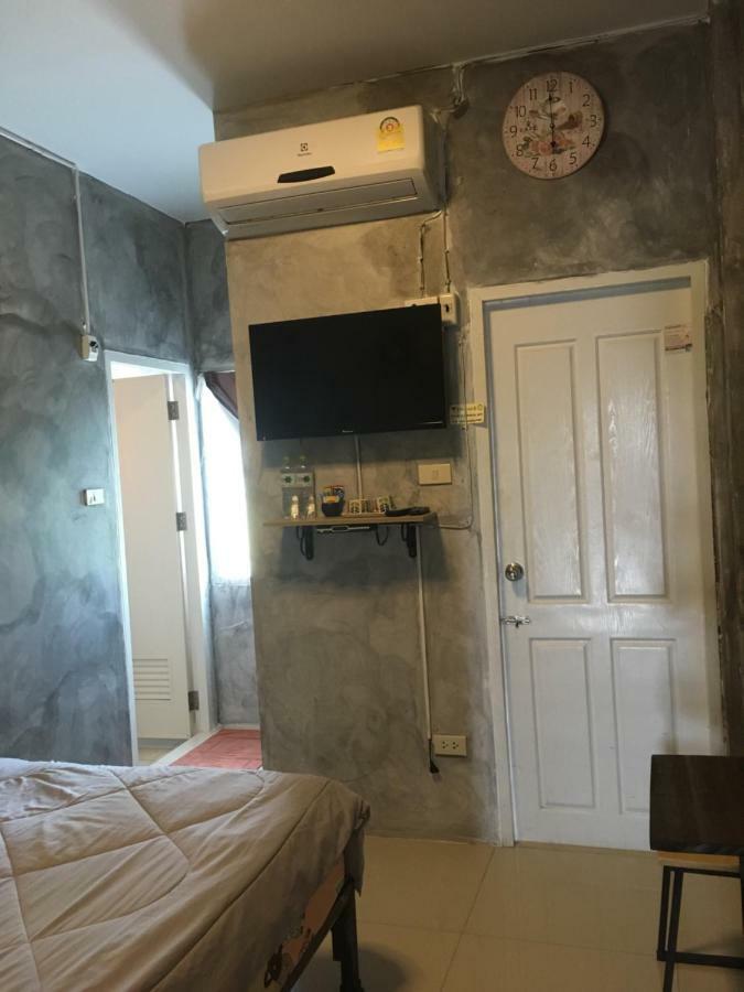 Innkhun House Urt Suratthani Airport Сурат Тхани Екстериор снимка