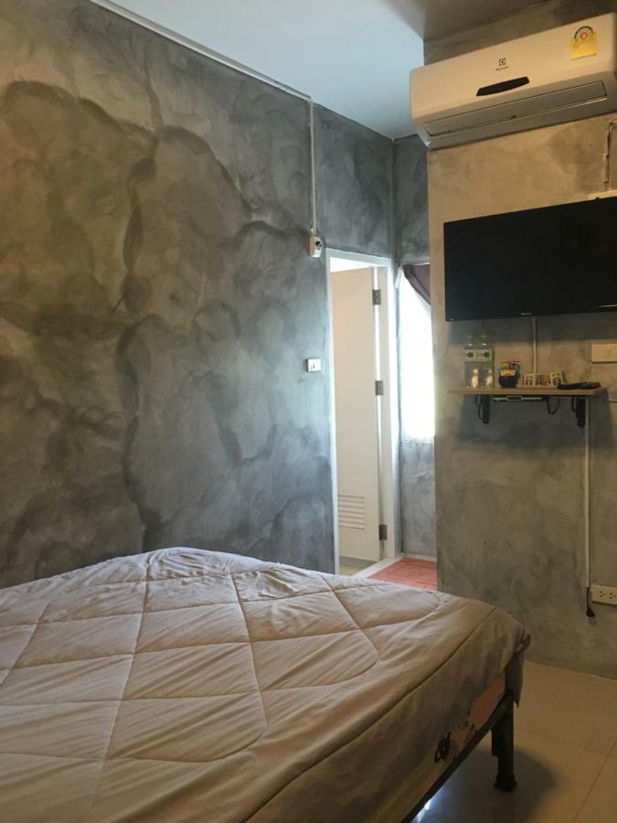 Innkhun House Urt Suratthani Airport Сурат Тхани Екстериор снимка