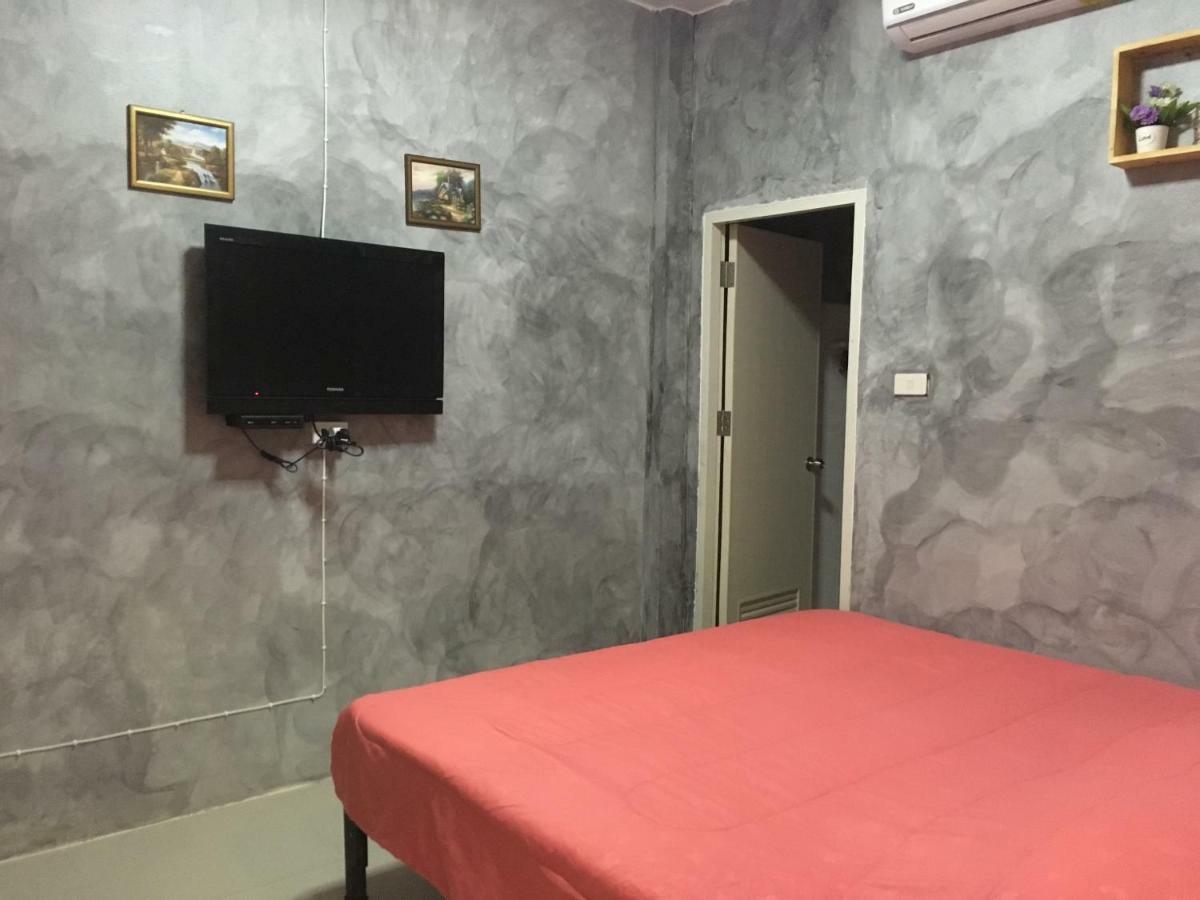 Innkhun House Urt Suratthani Airport Сурат Тхани Екстериор снимка