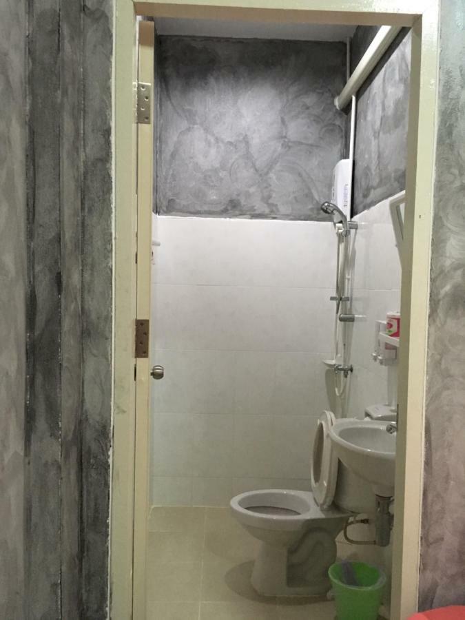 Innkhun House Urt Suratthani Airport Сурат Тхани Екстериор снимка